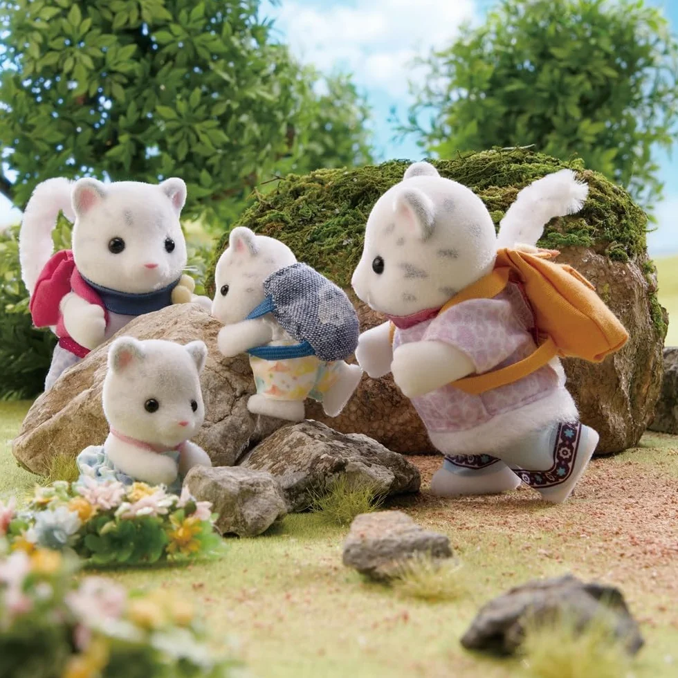 Sylvanian Families - 5814 Snow Leopard Family - Dollhouse Playsets