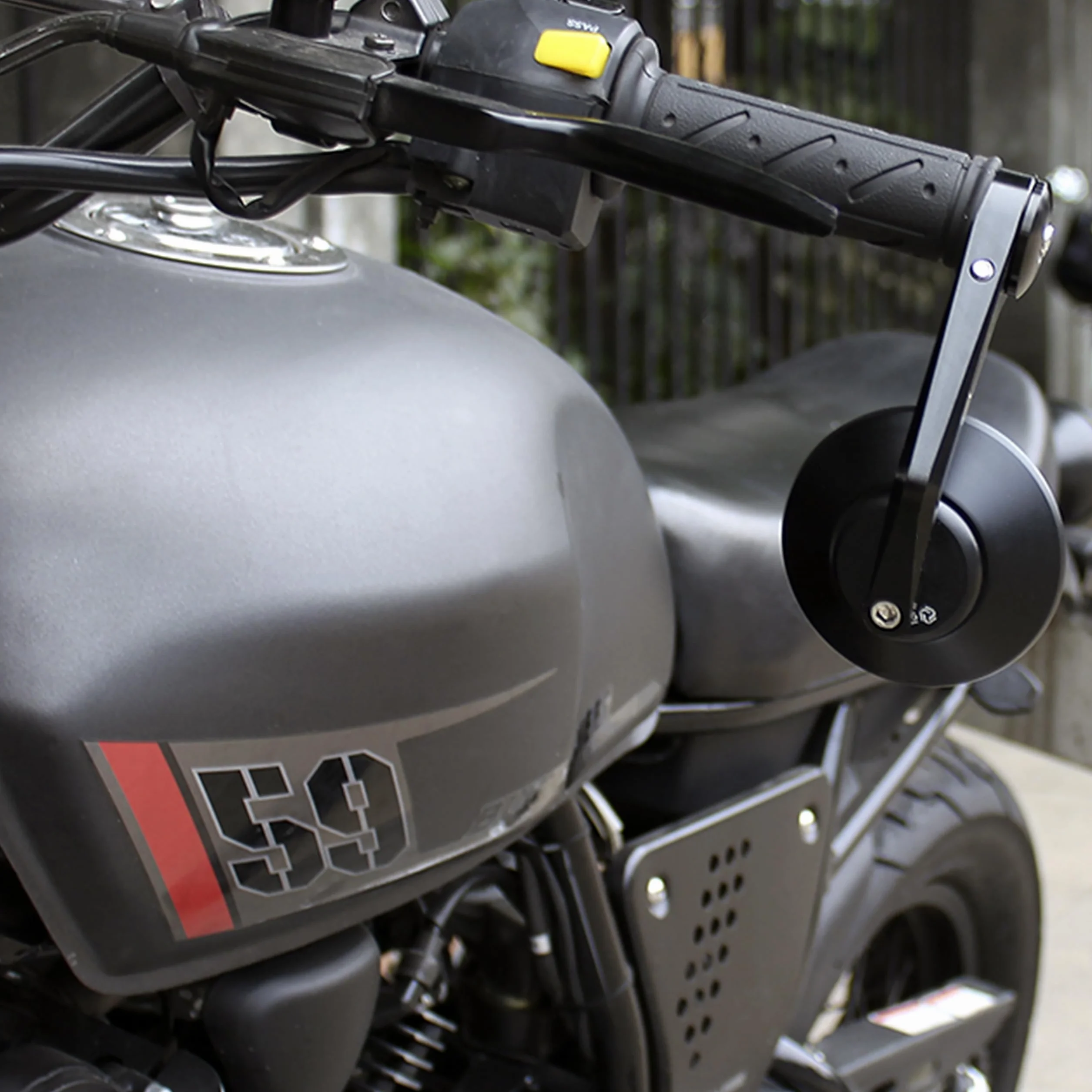 FENRIR (Nie Emark) Lusterka Kierownicy Motocykla Kierownicę Lusterko Boczne motocyklowe Czarne CNC Kute ze stopu aluminium Antyodblaskowe Konstrukcja redukująca wibracje Zakrzywione soczewki 801-0028