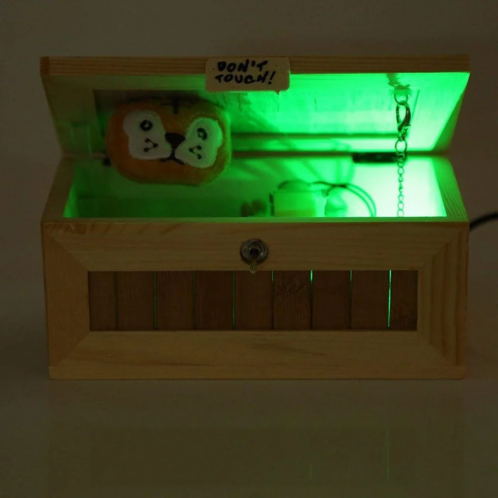 Bezużyteczne drewniane pudełko, pudełko elektroniczne USB z drewna, uroczy tygrys, zabawka, interaktywna zabawka na , dekoracja biurka, pozwól mi sam dotknąć Tig