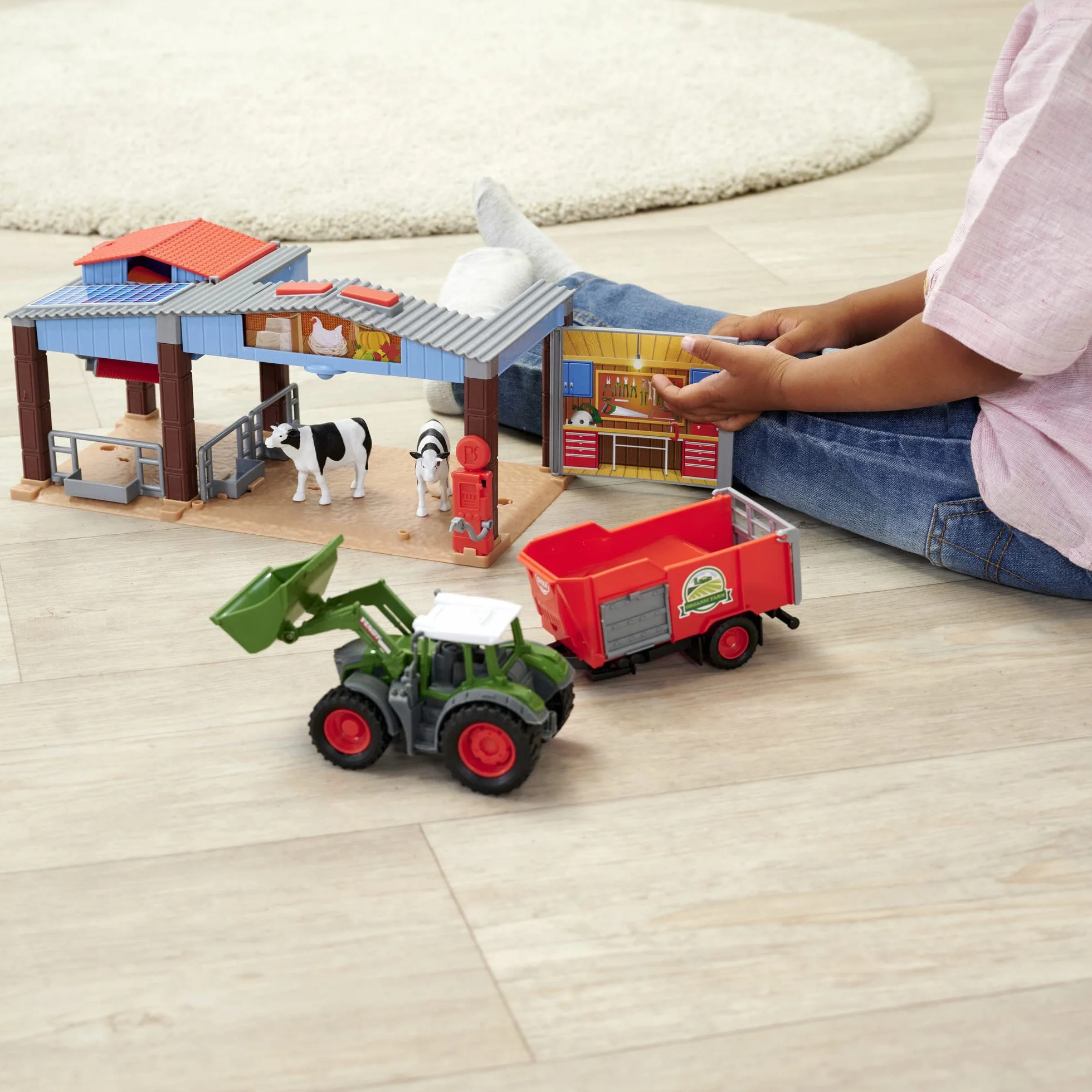 Dickie Toys 203735003 Stacja farma gospodarcza z traktorem i figurki; światło i dźwięk; ciągnik z przyczepą i krowami; zabawa w rolnika; wymiary: 17x30x15 cm; prezent dla dzieci od 3 lat