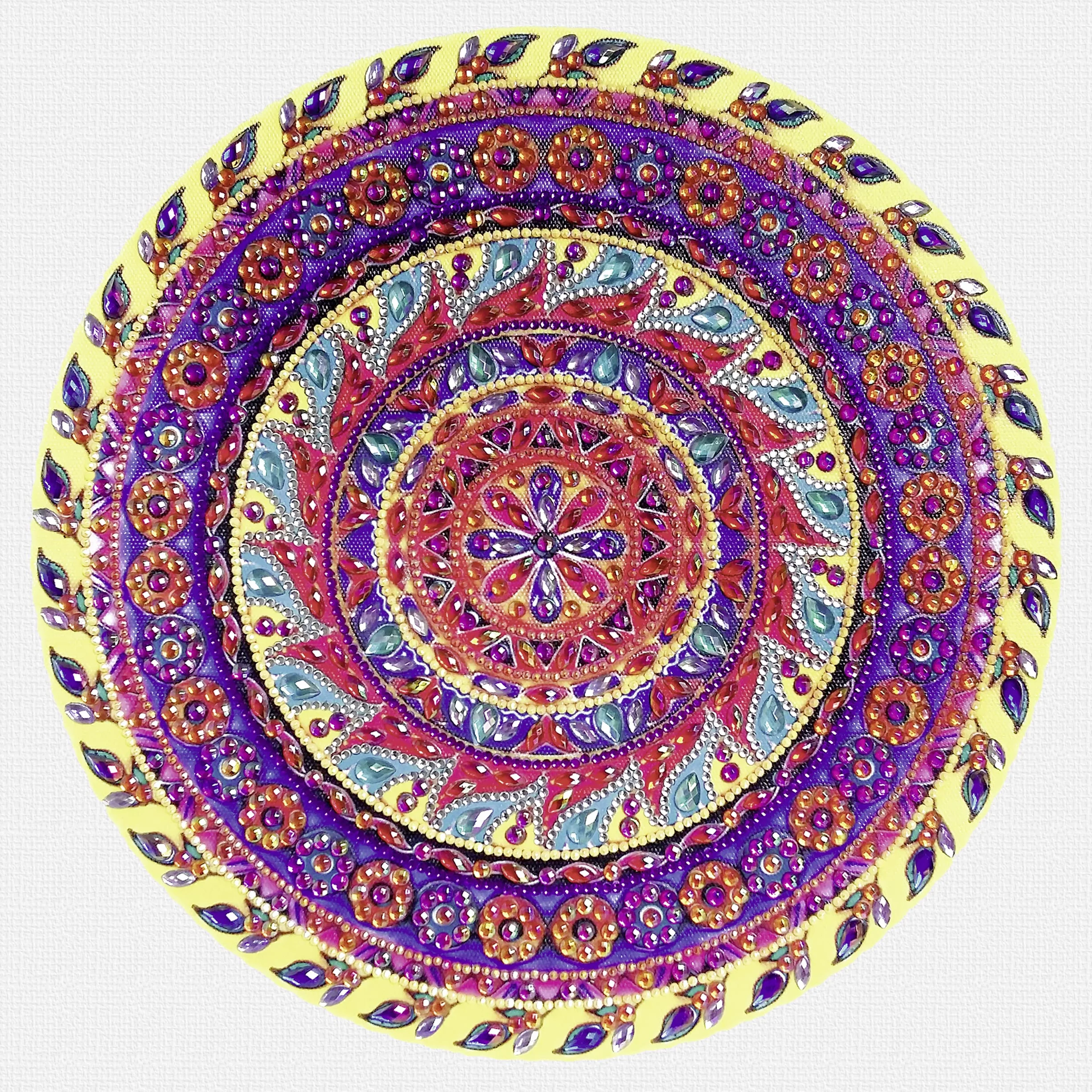 Ursus 43520004F Zestaw 4 do malowania diamentami, mandala, zestaw do majsterkowania z kamyczkami w kolorze żółtym, fioletowym i różowym, 1 płótno 30 x 30 x 1,5 cm