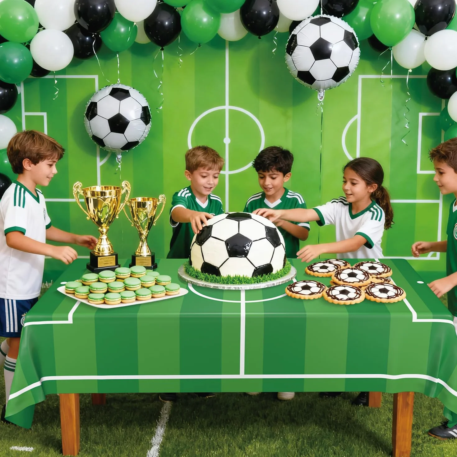 Obrus piłkarski – 4 sztuki obrusów z motywem piłkarskim do dekoracji imprez sportowych, artykuły dla dzieci z motywem piłki, 130 x 220 cm, 2 style