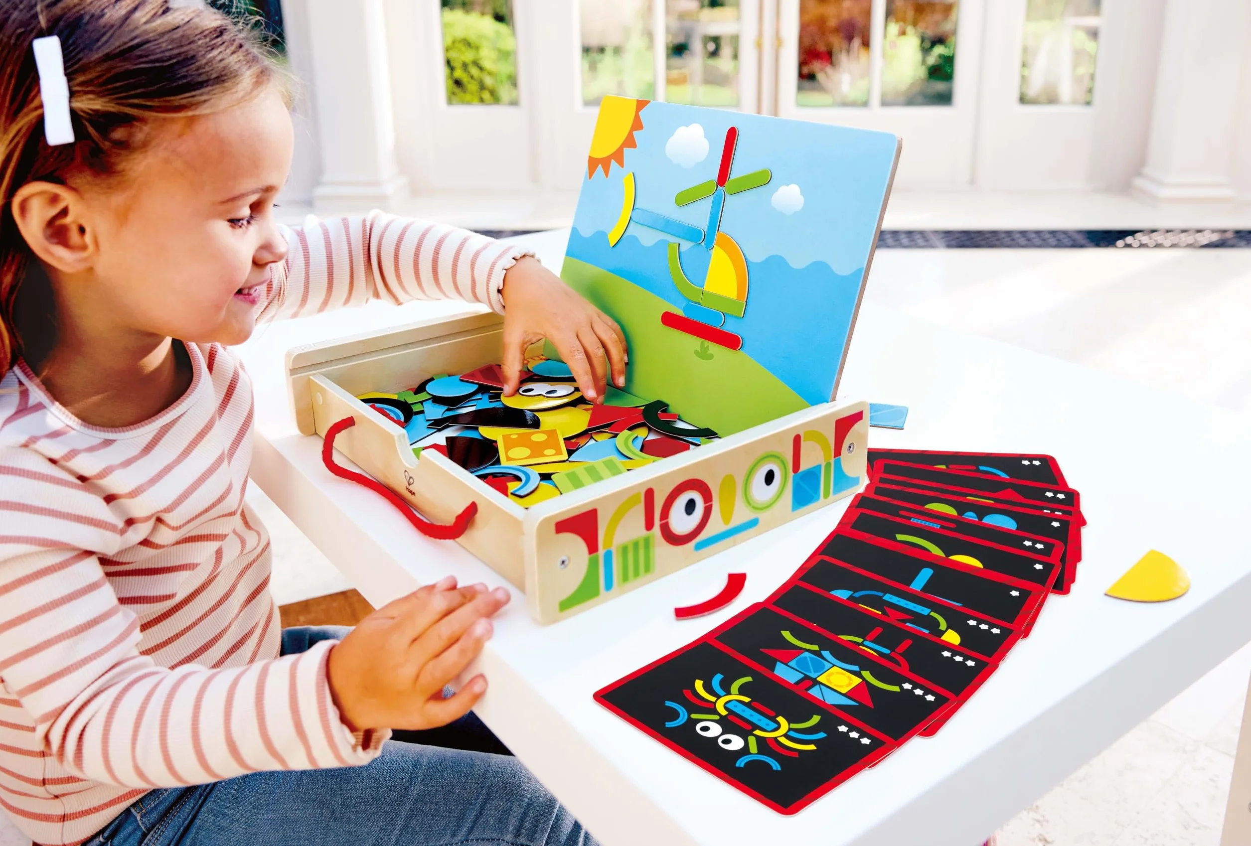 Hape E1631 Magnetic Art Box