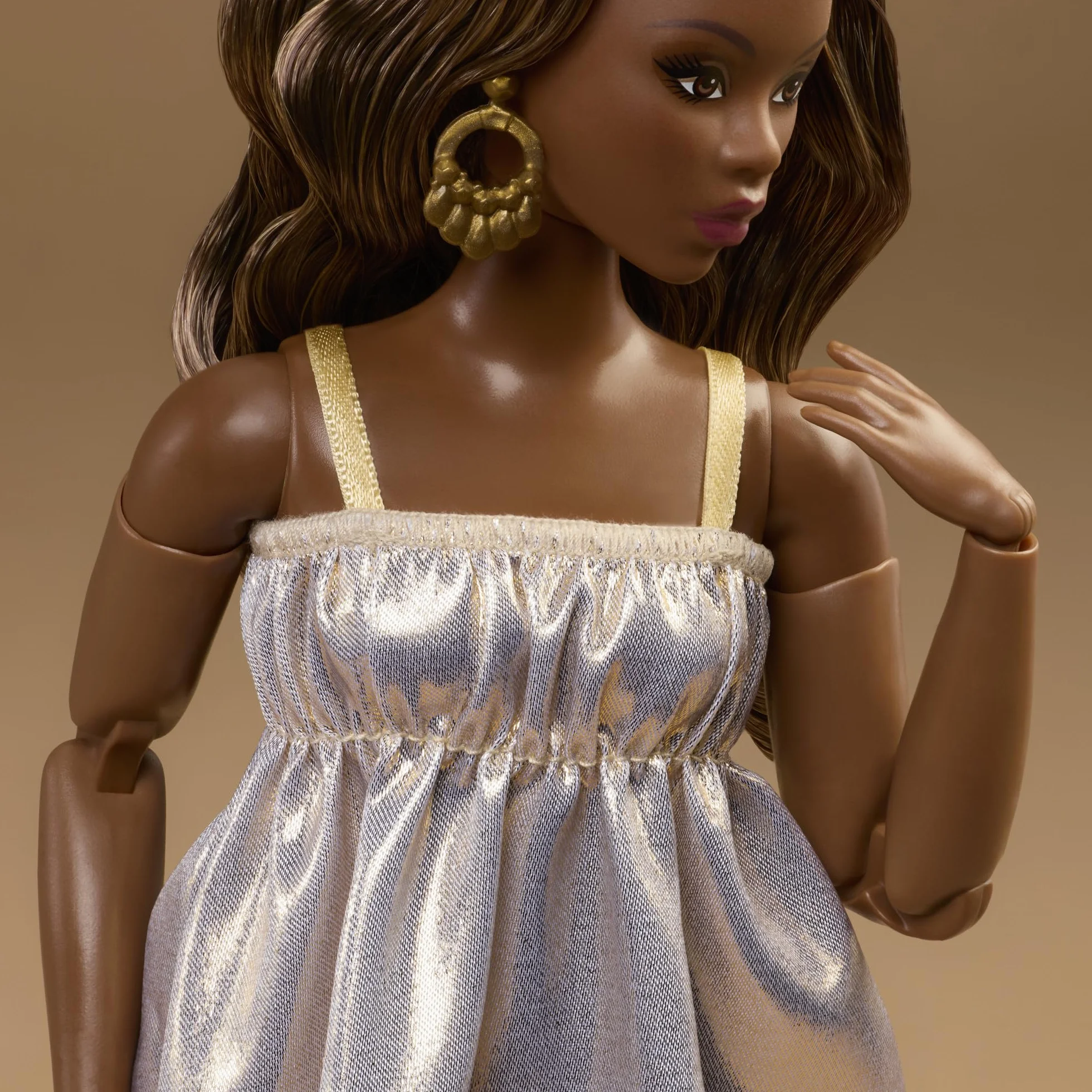 Barbie Basics Model 09 Kolekcjonerska lalka modowa brunetka, złocista sukienka i buciki na obcasie Zabawka 6+ dla fanów i kolekcjonerów, JJX28