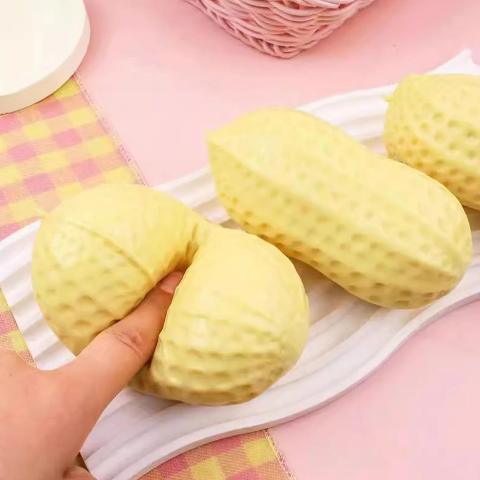 Peanut Squishy - Wolno rosnąca piłka antystresowa z TPR, dekoracja biur, szkoł, relaks, prezent