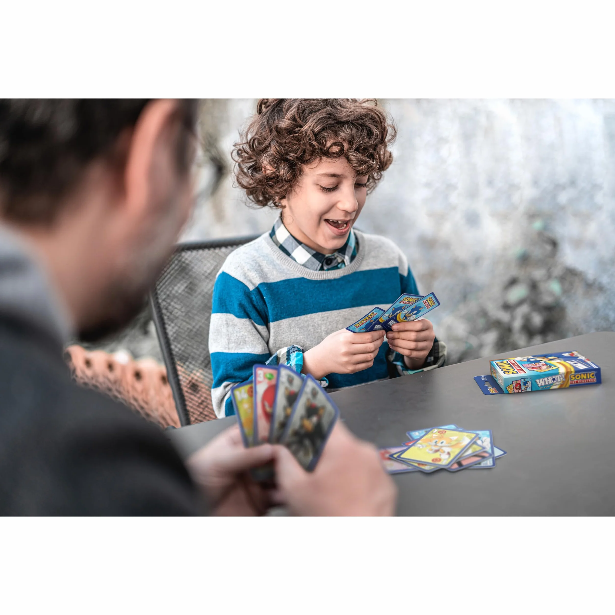 Waddingtons Number 1 Sonic WHOT! - Gra Karciana na Dopasowywanie dla Dzieci od 5 lat, dla 2-6 graczy Dopasowywanie Kart i Spostrzegawczość - Prezent dla Dziecka od 5 lat