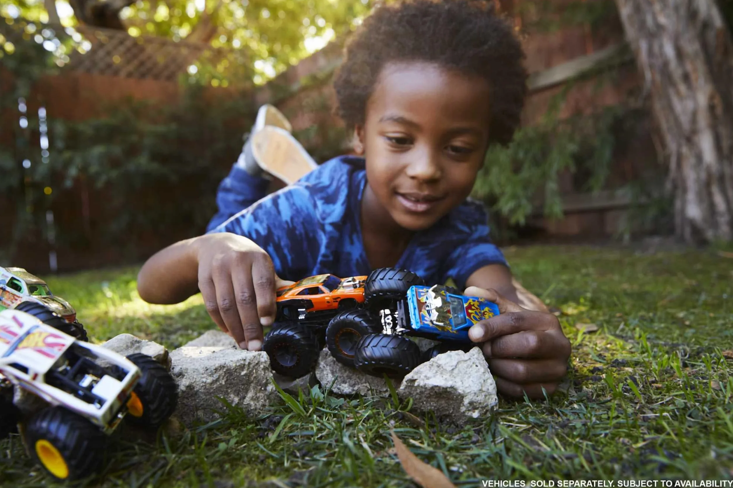 Hot Wheels Monster Trucks 2-pak, zestaw 2 zabawkowych pojazdów w skali 1:64, dla dzieci i kolekcjonerów (style mogą się różnić), FYJ64