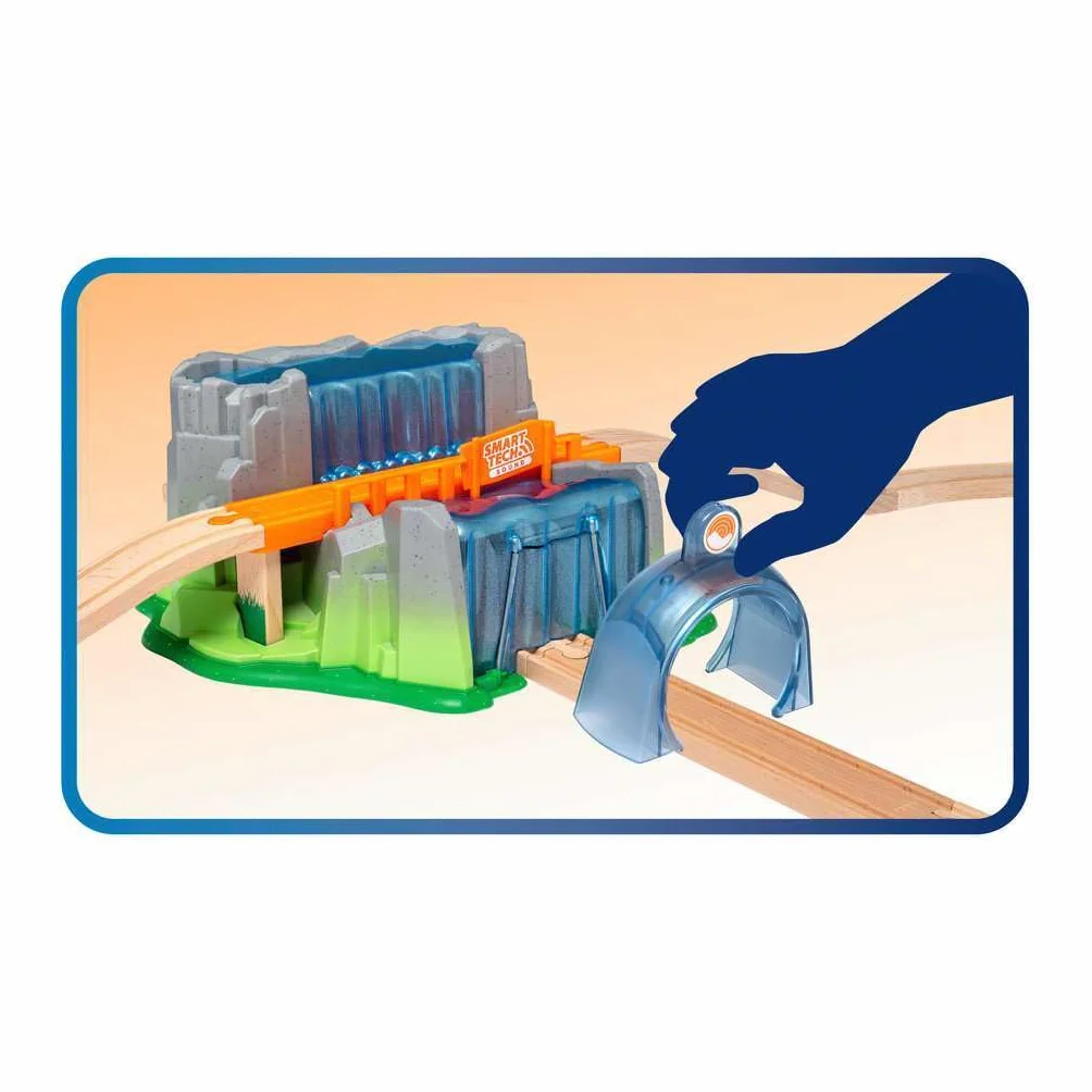 BRIO World 33978 Smart Tech Sound Waterfall Tunnel - Interaktywny dodatek do drewnianego pociągu - Zalecane od 3 lat