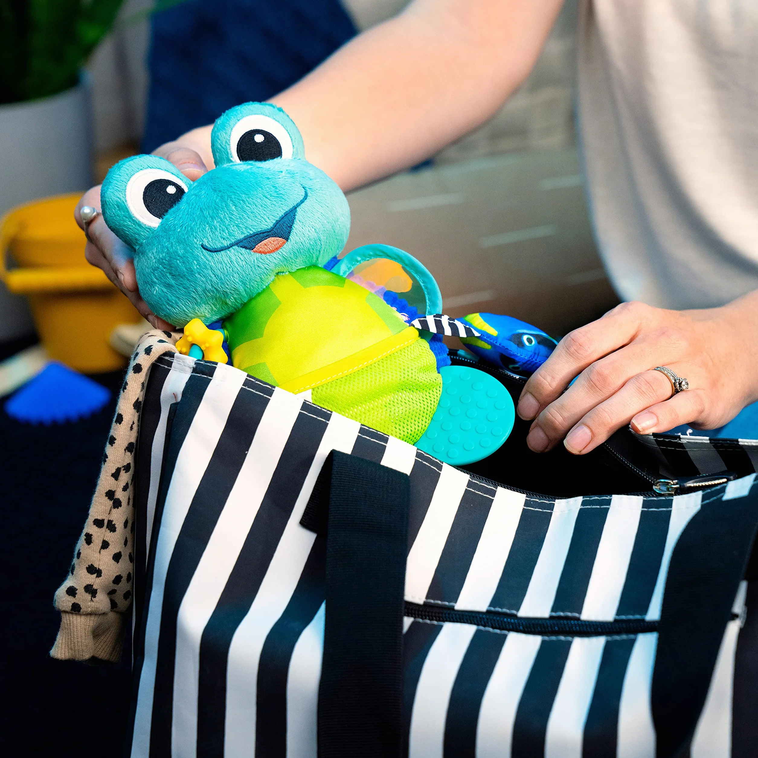 Baby Einstein, Ocean Explorers, Neptune's Sensory Sidekick, zabawka aktywnościowa z 7 zabawkami do pobudzania, rozwój motoryki - od urodzenia