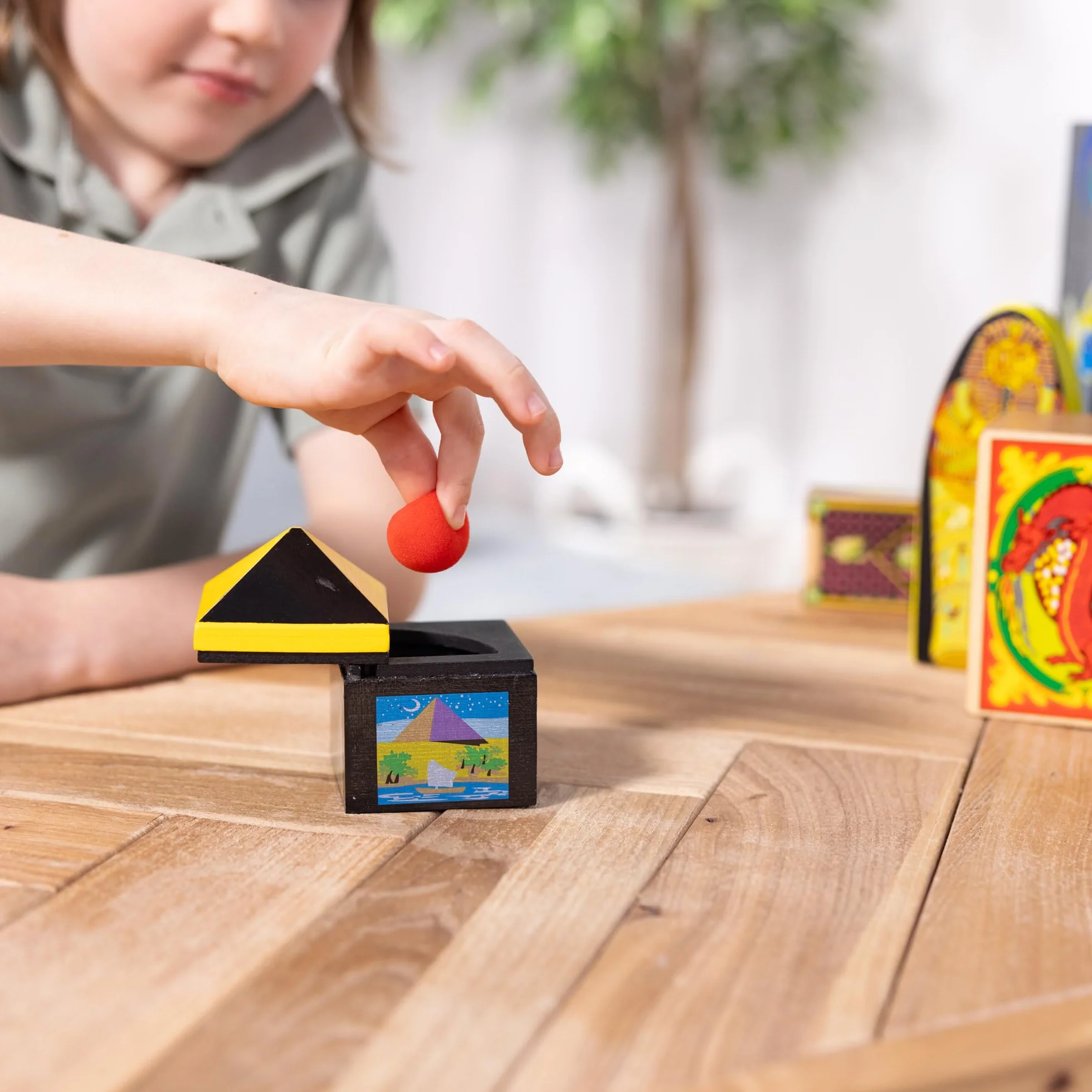 Melissa & Doug Luksusowy zestaw magiczny | Zabawa z odgrywaniem ról | Zestaw zabawkowy | 8+ | Prezent dla chłopca lub dziewczynki