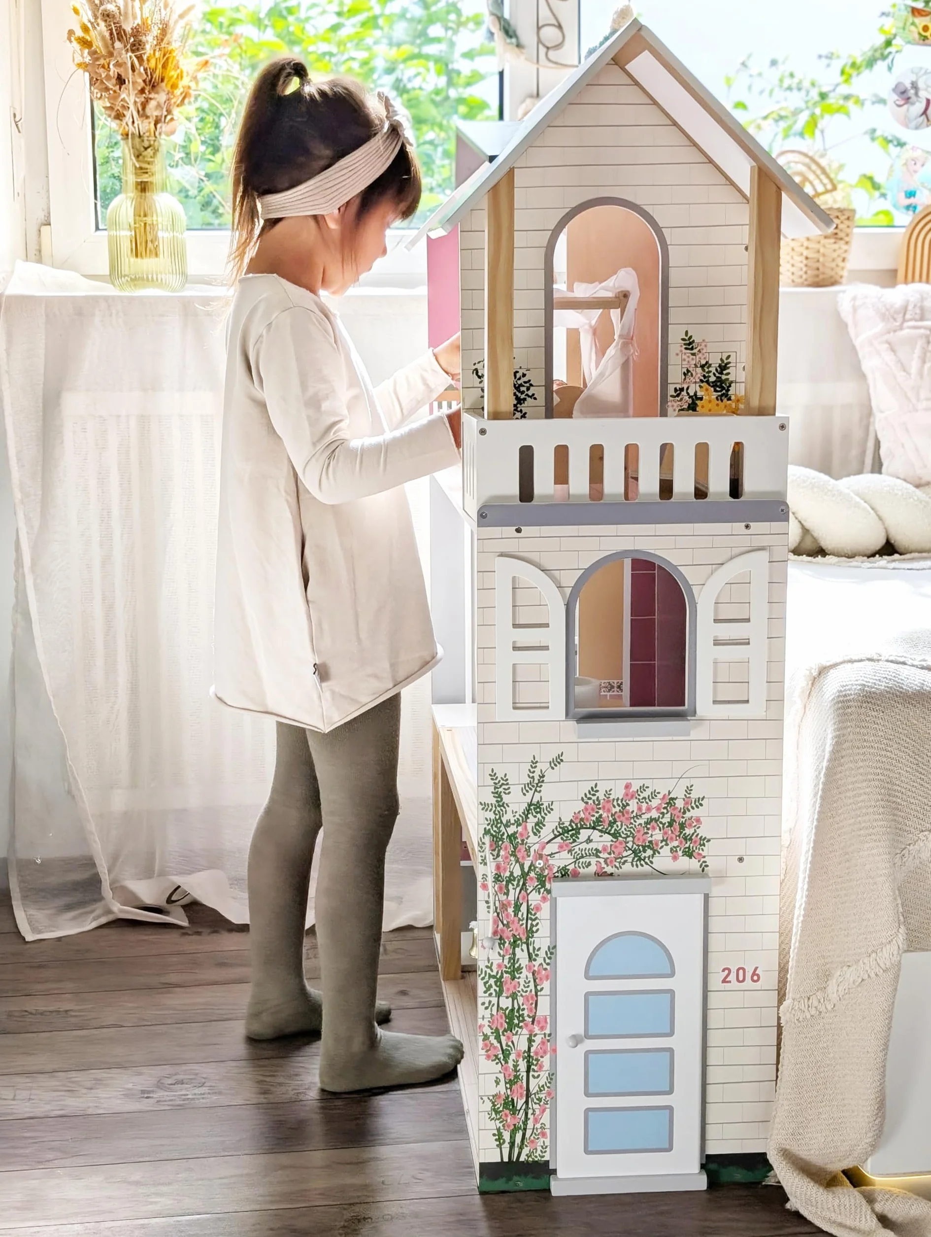 Mały domek dla lalek Villa XL, 3-piętrowy domek dla lalek z windą, dla lalek do 30 cm, skala 1:6, imitacja drewna, 12730