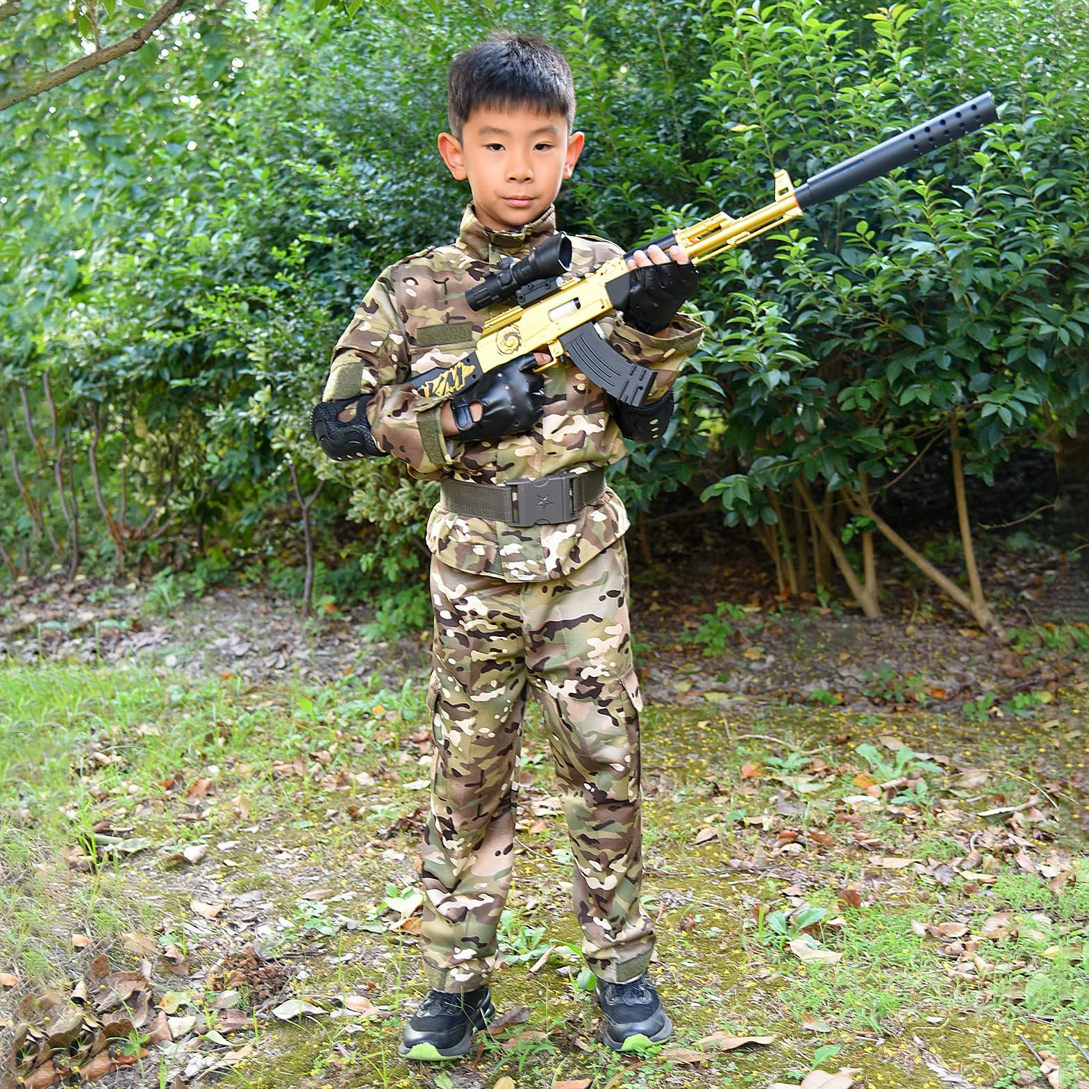 AKM Wyrzutnia łusek Soft-Head pistolet zabawkowy dla dzieci | Zdejmowany model | W zestawie 5 pocisków Soft-Head | Bezpieczny rewolwer zabawkowy o realistycznym wzornictwie (złoty)