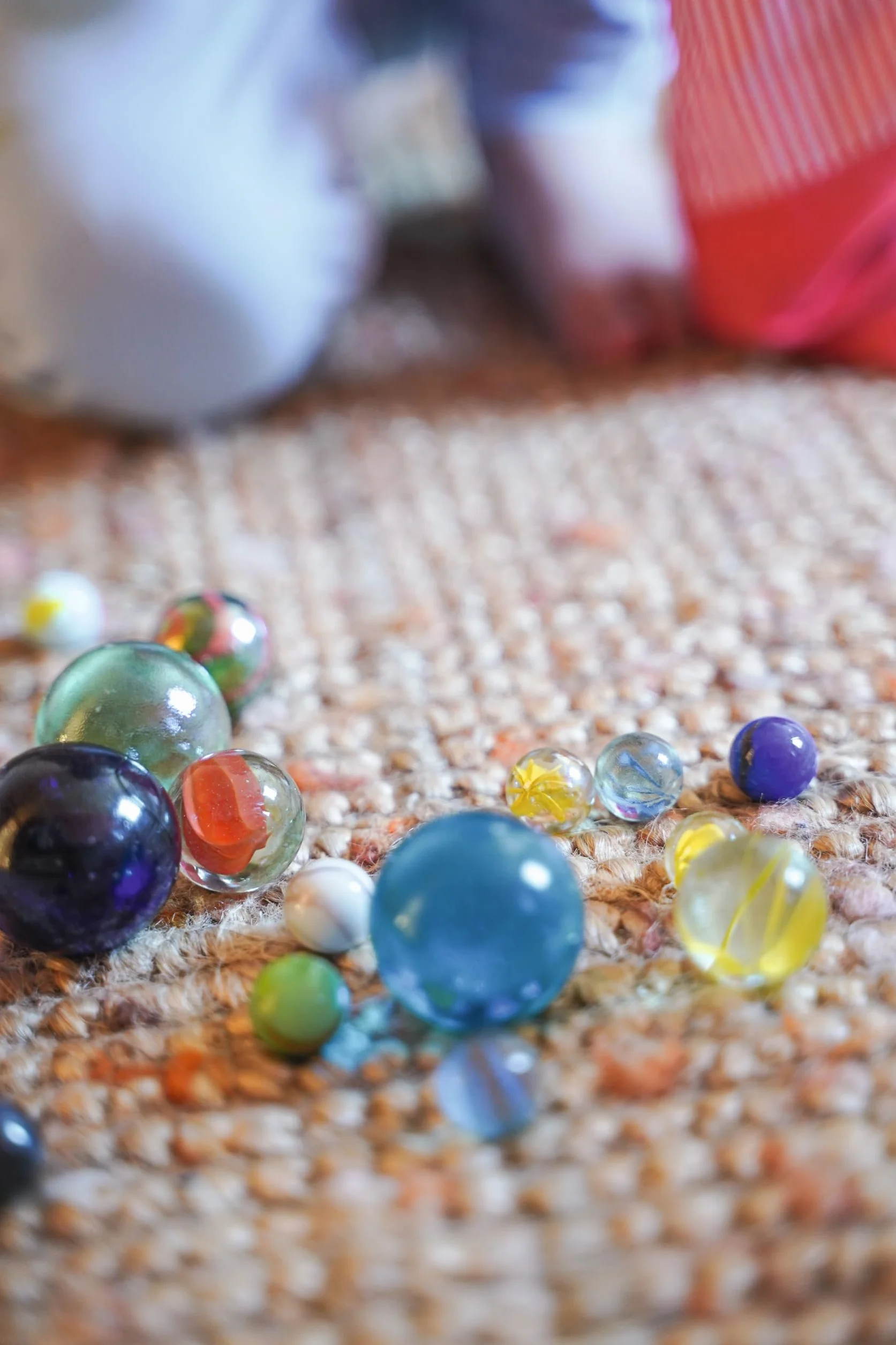 Mein Murmelbeutel mit 50 Murmeln, Peggy Diggledey: Ø= 1,6-3,5 cm, im Baumwollbeutel, verschiedenen Farben/Größen, per Beutel