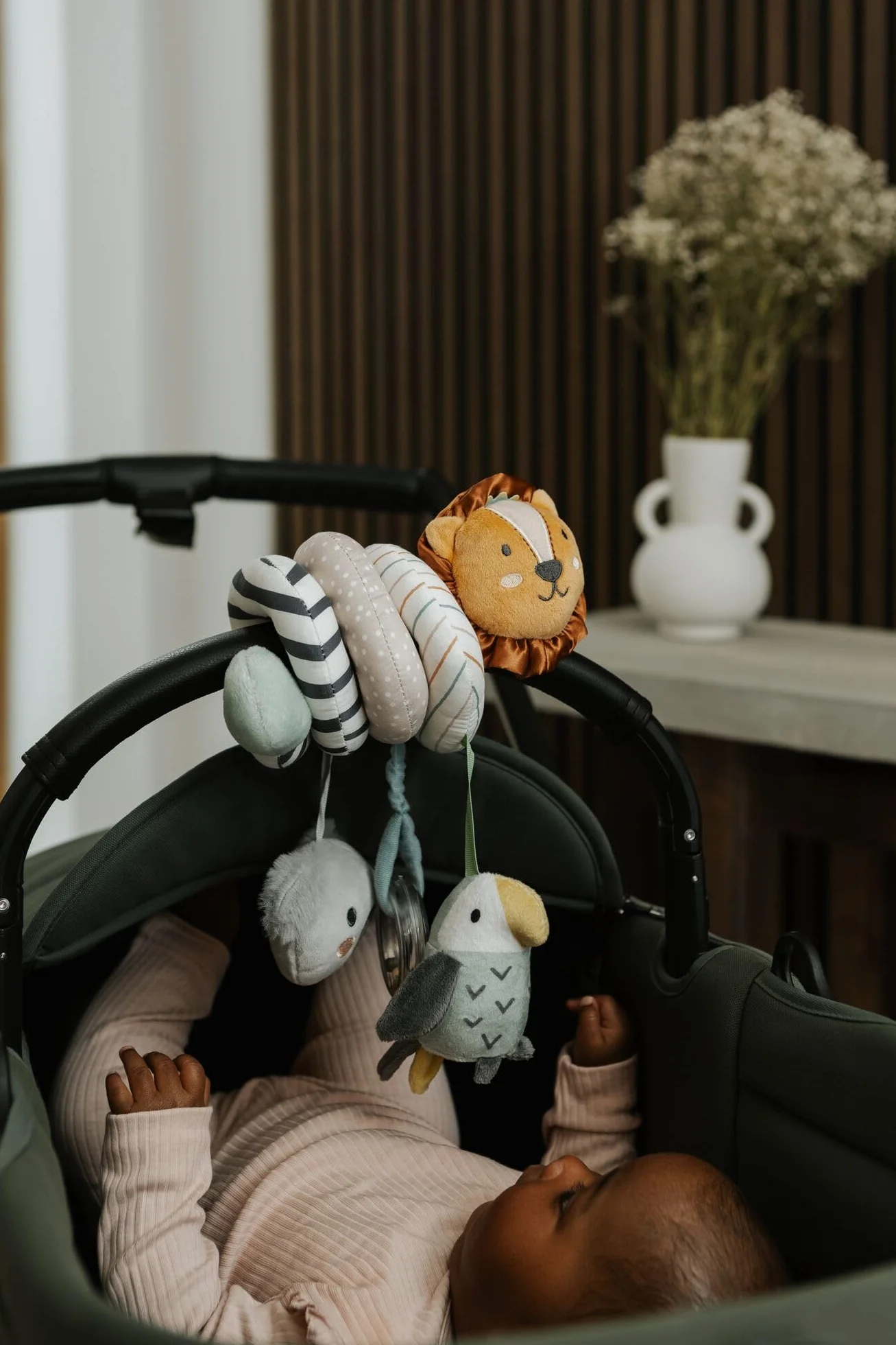 Nuby Spirala Aktywności - Przygoda Zwierząt - Interaktywna zabawka do wózka - Wiązanie na wózku, fotelik samochodowy, łóżko, prezent dla noworodka i chłopca