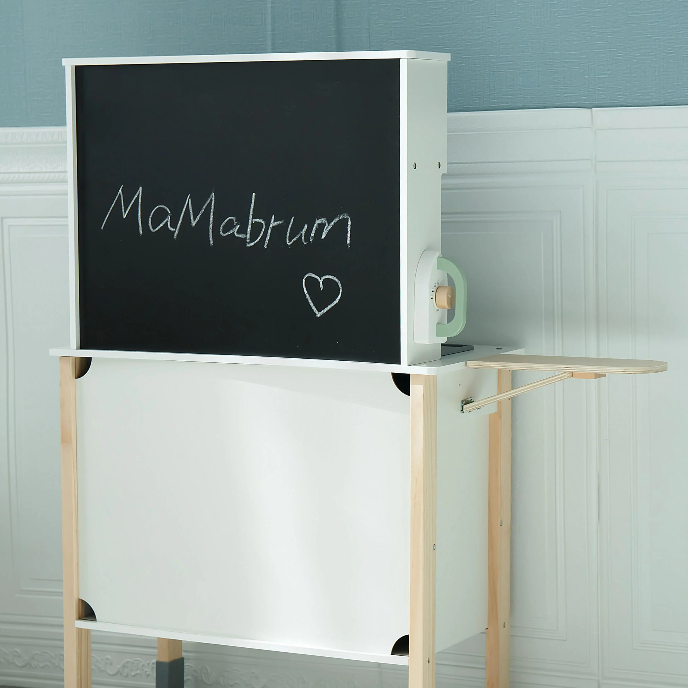 Mamabrum Drewniana Kuchnia Dla Dzieci z Pralką Zmywarką Tablicą Kredową i Akcesoriami – Interaktywna Płyta i Mikrofalówka Światło Dźwięk – Regulowana Wysokość Dla Dzieci 3+