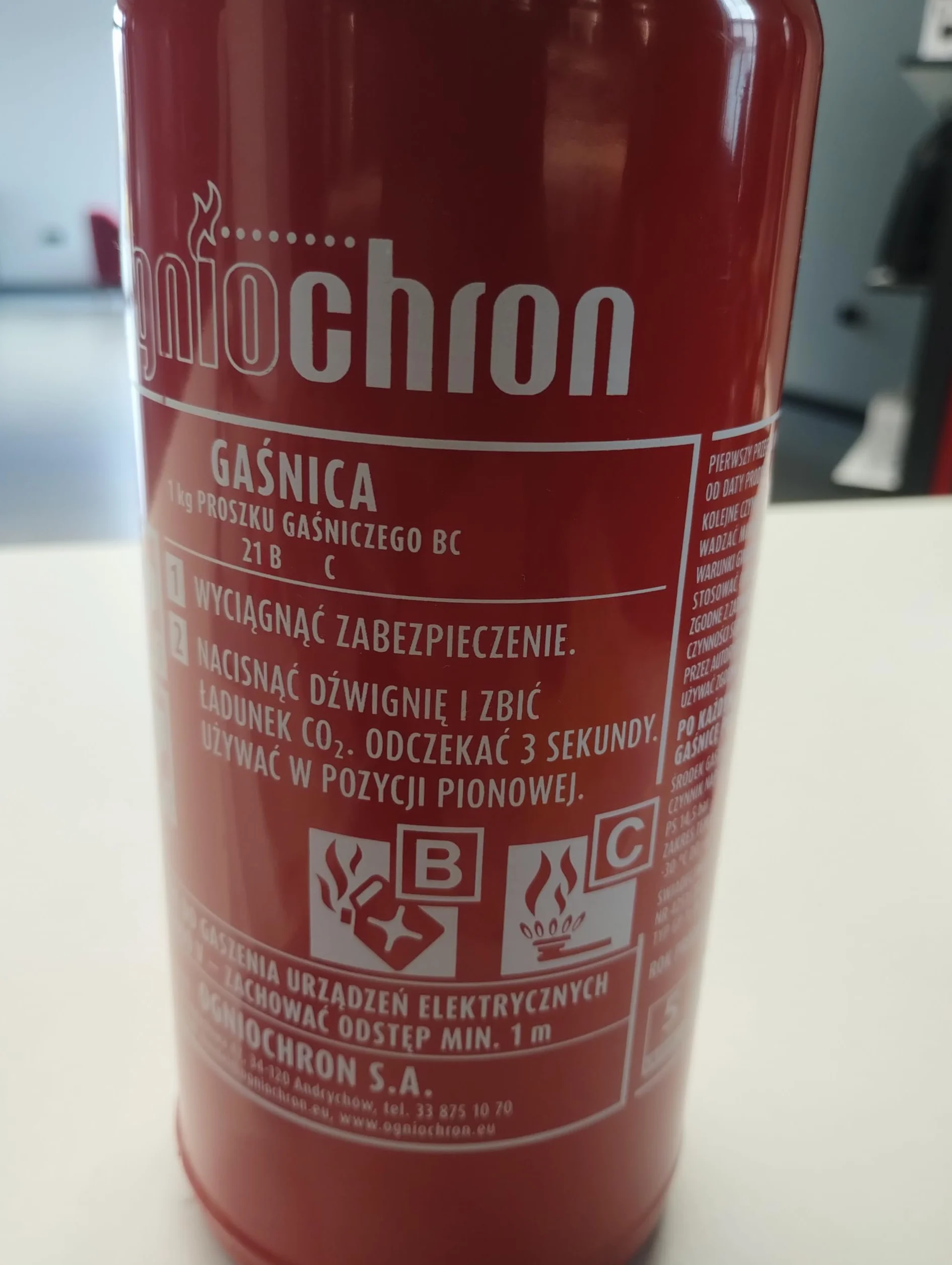 ZESTAW GAŚNICA SAMOCHODOWA APTECZKA TRÓJKAT KAMIZELKA