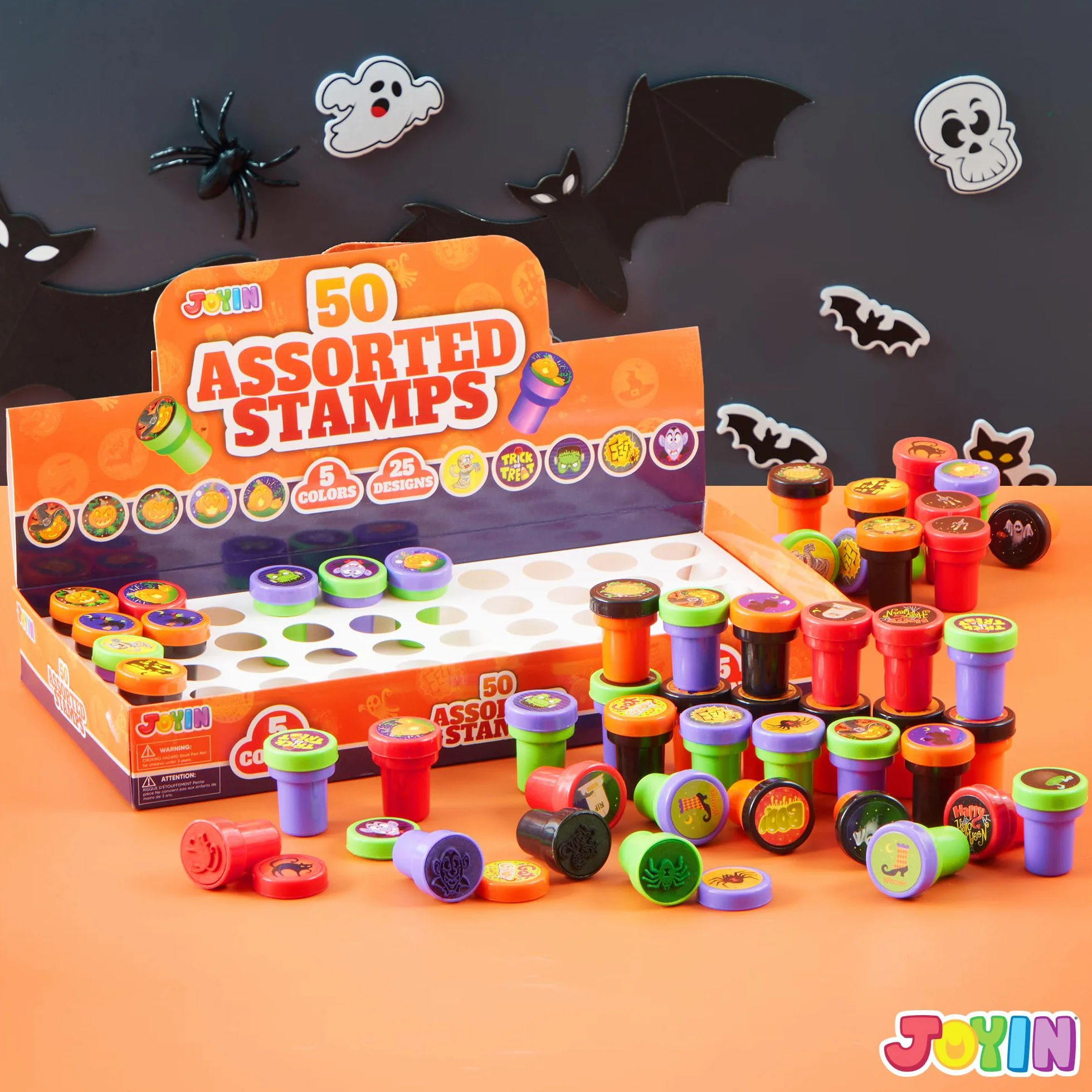 JOYIN Zestaw 50 stempli na Halloween, dla dzieci, samotuszujące (25 wzorów, plastik, słodycze lub psikusy, pieczątki upiorne), imprezę, nagrody do gry, torby