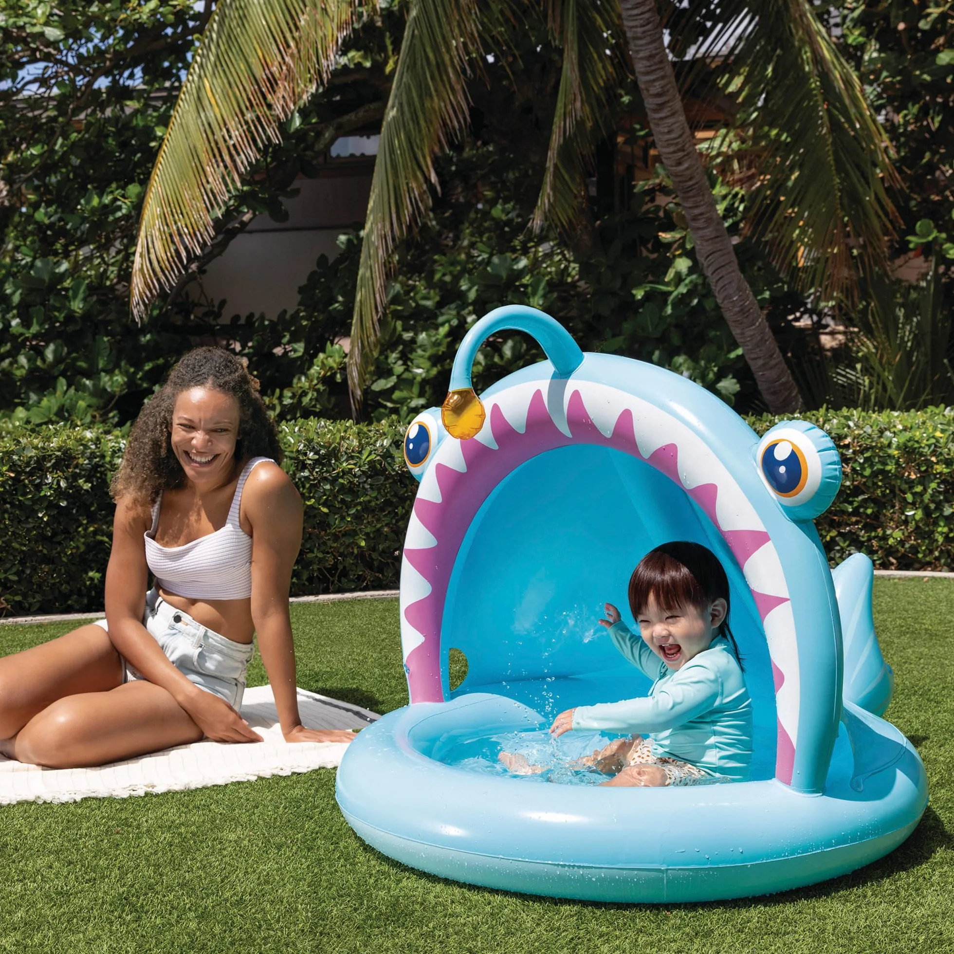 Intex Angler Fish nadmuchiwany basen dla dzieci, 127 x 102 x 86 cm, z parasolem, wyściełana podłoga, wzór ryby 3D, pojemność 45 l, dla dzieci 1-3 lat, wytrzymały winyl (58400)