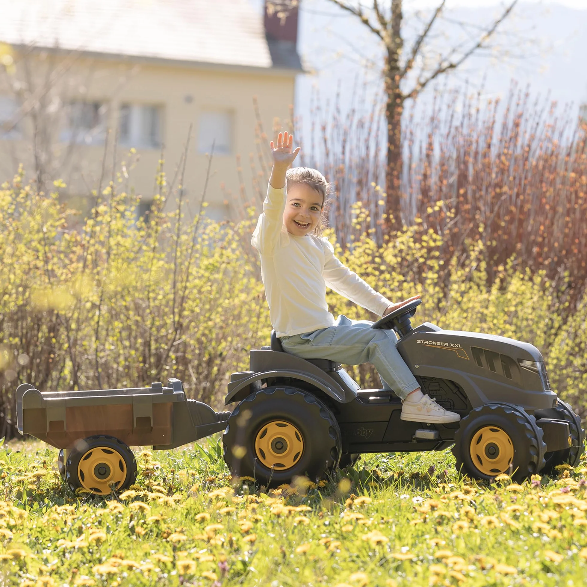 Smoby - Mocniejszy traktor XXL + przyczepa - Duży dziecięcy traktor na pedały - Regulowane siedzenie - Kierownica z klaksonem - Od 3 lat - Wyprodukowano we Francji
