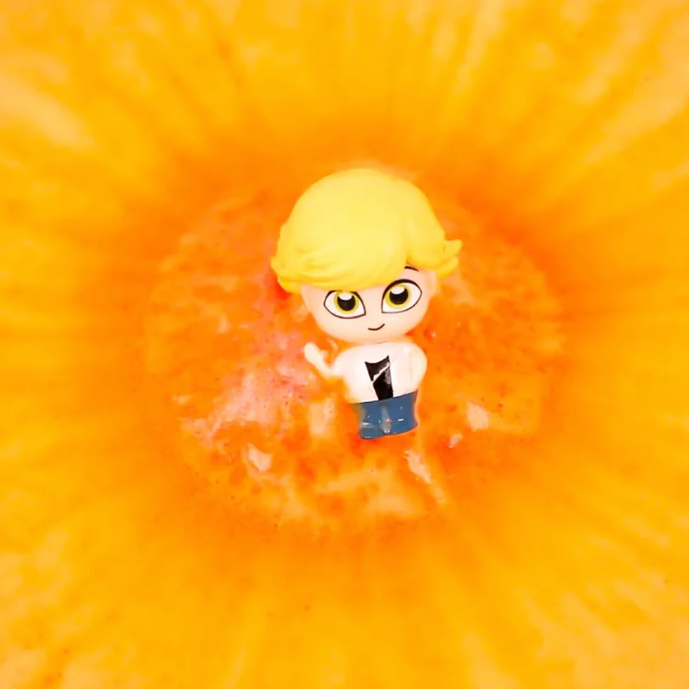 ZIMPLI - Large Miraculous Surprise Bath Bomb, 1 z 6 zabawek Miraculous do zebrania, 1 zabawka w każdej kuli Baff Bombz, kolekcjonerskie prezenty dla dziewczynek i chłopców