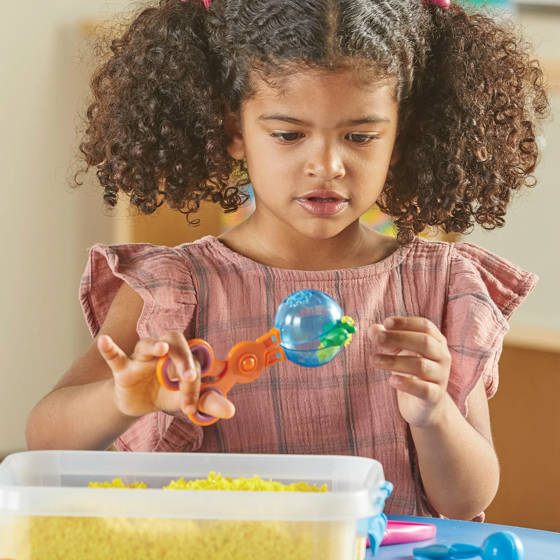 Learning Resources Szkolny Zestaw Narzędzi do Rozwijania Motoryki Małej Helping Hands, Zabawki edukacyjne dla małych dzieci, Pomoce dla nauczycieli do użycia w klasie