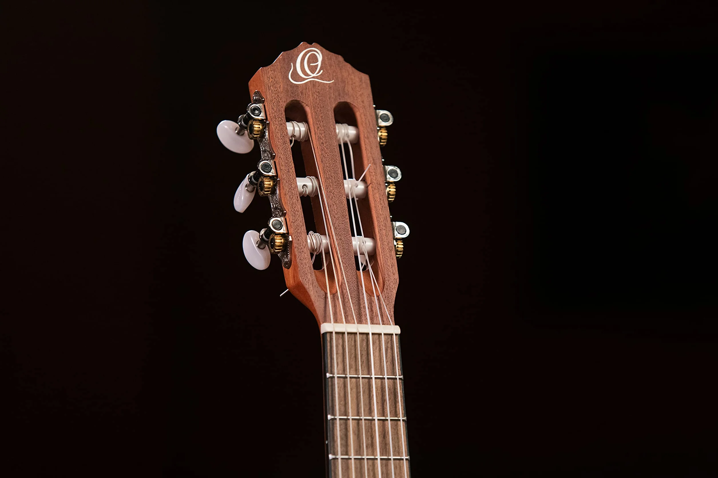 Ortega Guitars Mini Travel Guitar – Seria Mini Travel – Świerk/Mahoń, Wykończenie Naturalne (RGL5)