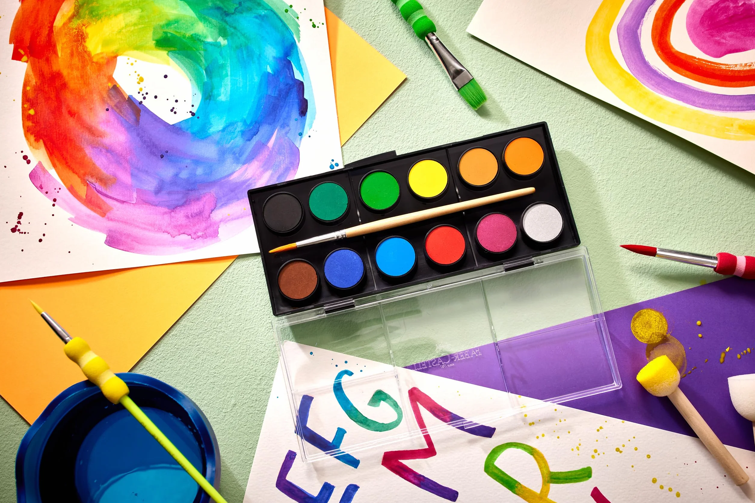 Faber-Castell 125018 - Pudełko z akwarelami 12 kolorów, w zestawie z pędzlem, pudełko do kolorowania dla szkoły i czasu wolnego