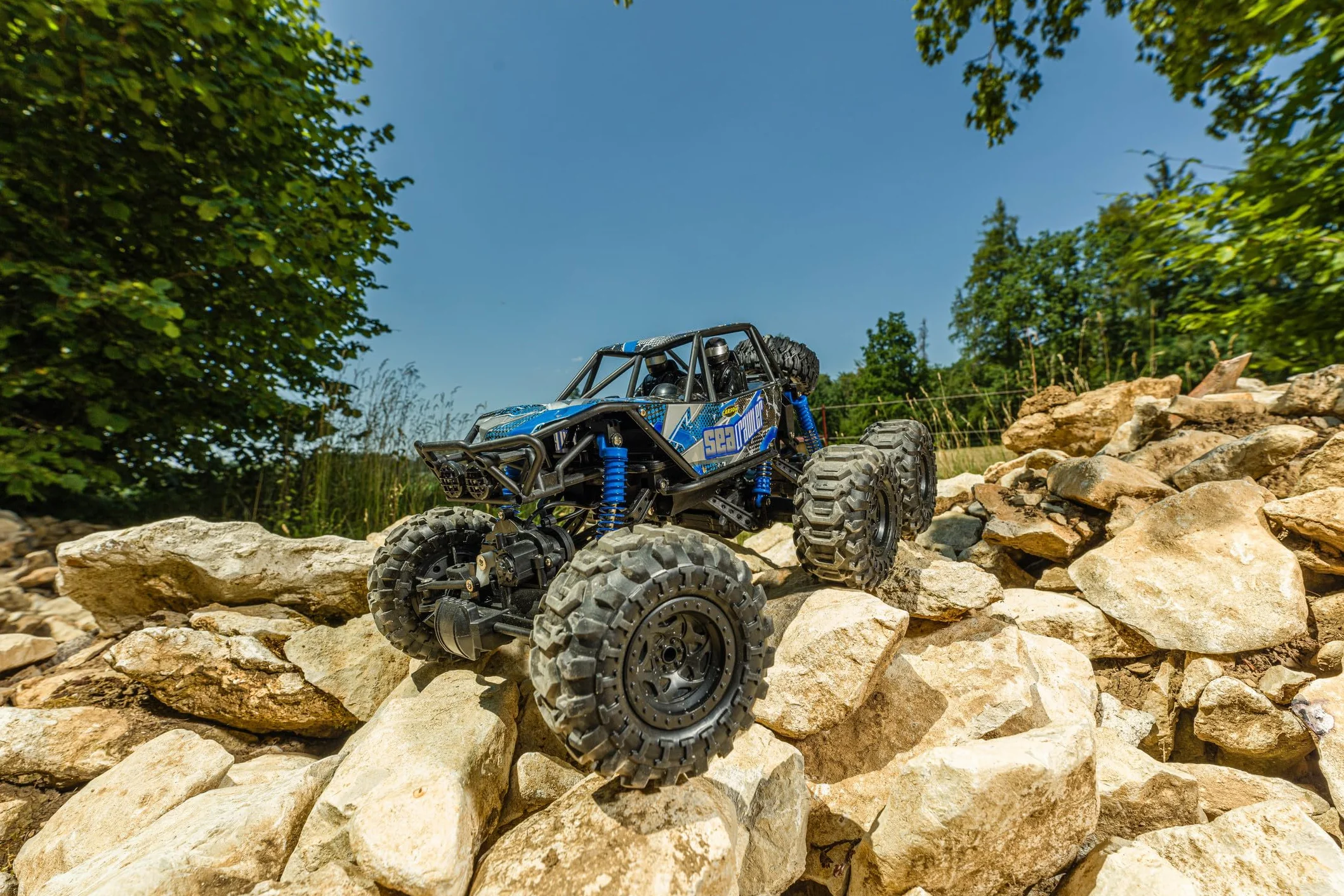 Carson 500404288 1:10 Sea Crawler 6 x 6 100% RTR niebieski – samochód RC jako pojazd amfibii, 100% RTR, do lądu i wody, wytrzymały i wodoodporny, z pilotem zdalnego sterowania 2,4 G