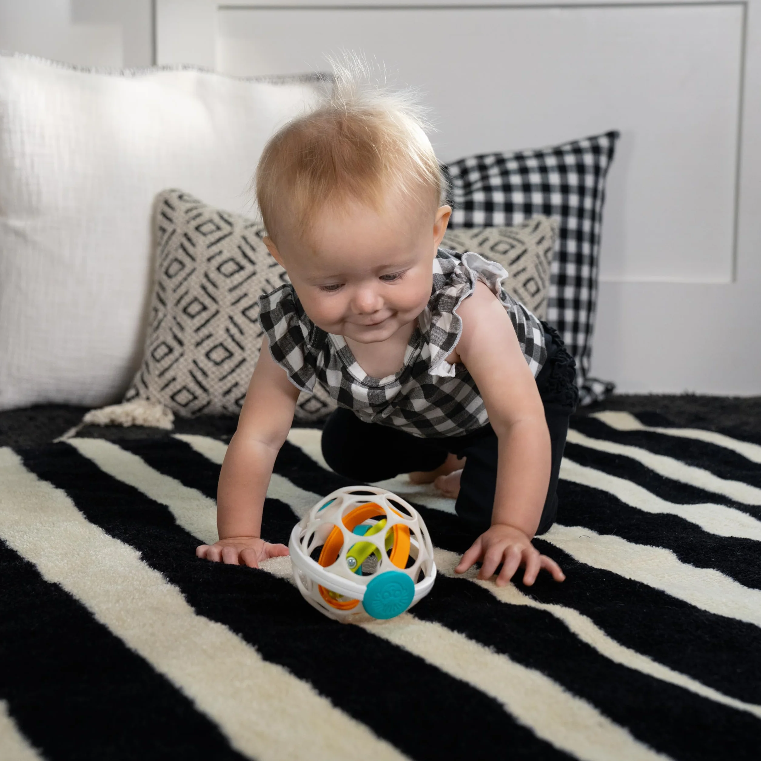 Baby Einstein Grip & Spin Oball Easy Grasp grzechotka zabawka, bez BPA, 0+ miesięcy
