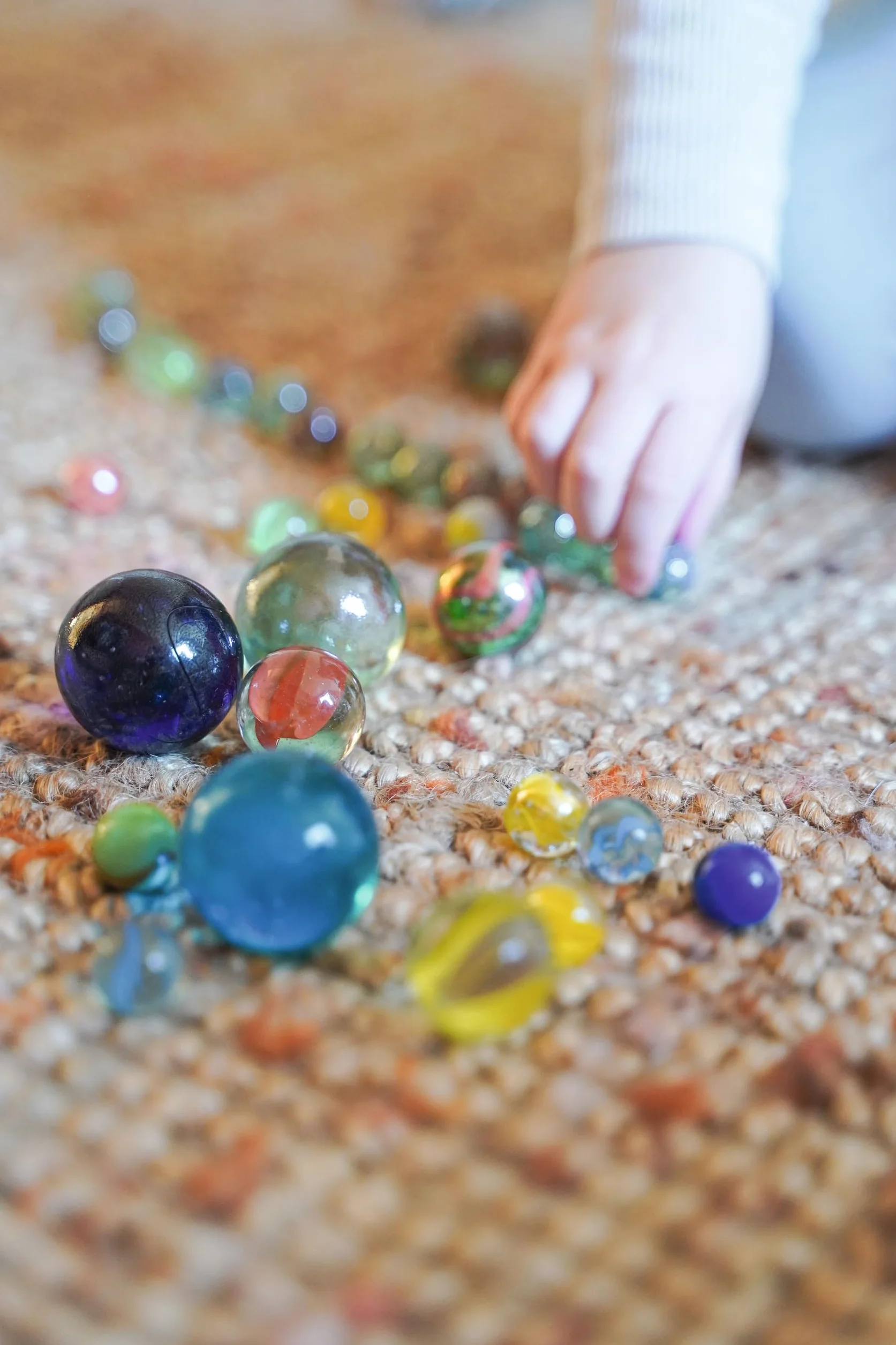 Mein Murmelbeutel mit 50 Murmeln, Peggy Diggledey: Ø= 1,6-3,5 cm, im Baumwollbeutel, verschiedenen Farben/Größen, per Beutel